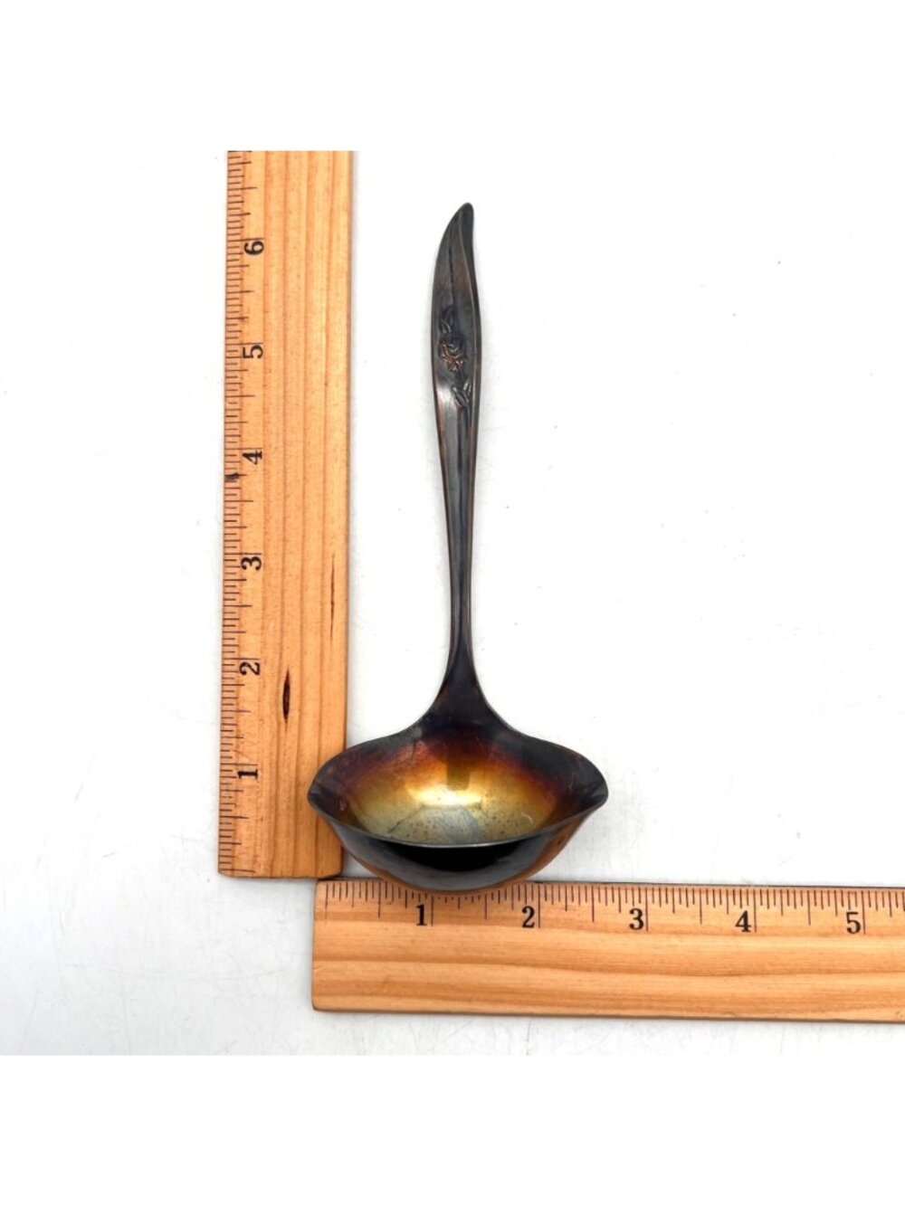 1847 Rogers Bros IS International Silver-Plated Floral Embossed Ladle Has Patina - Picture 7 of 8